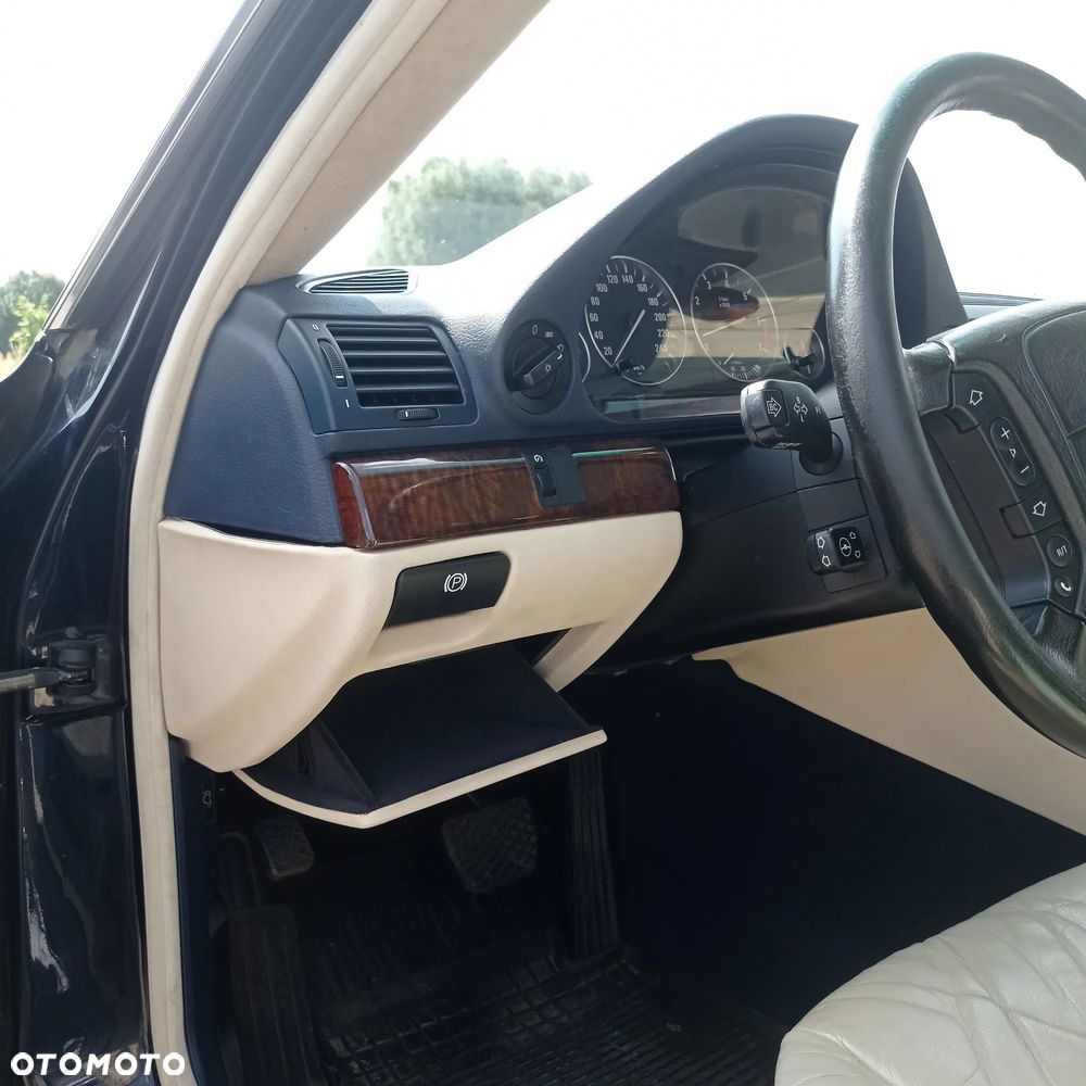 BMW Seria 7 - 8