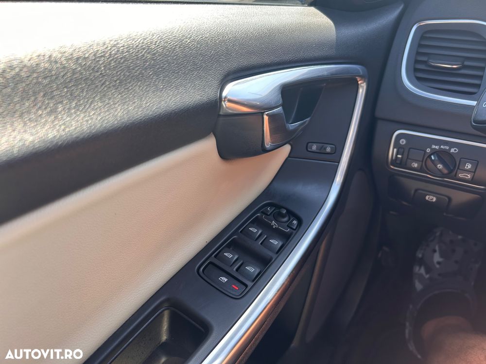 Volvo S60 D3 Momentum - 17