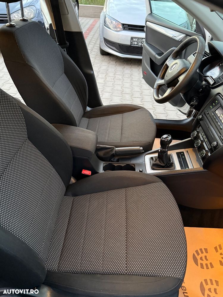 Skoda Octavia 1.6 TDI Green tec 4x4 Elegance - 32