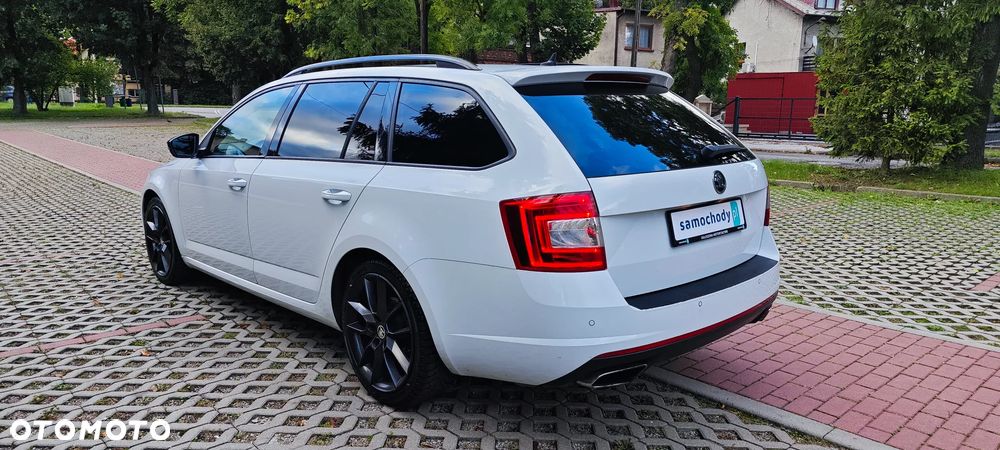 Skoda Octavia 2.0 TDI RS Challenge DSG - 11