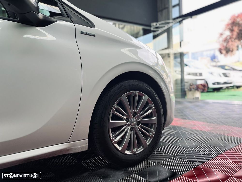 Peugeot 208 1.6 BlueHDi Style - 14