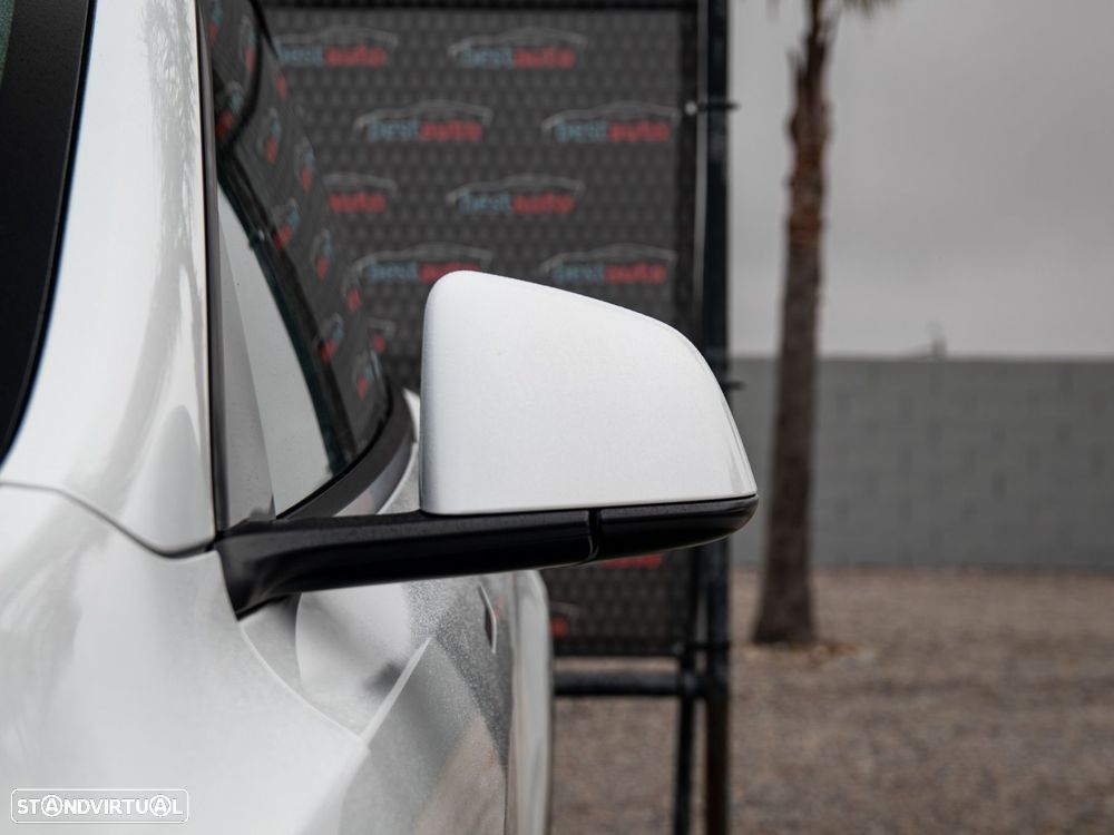 Tesla Model Y Performance Tração Integral - 17