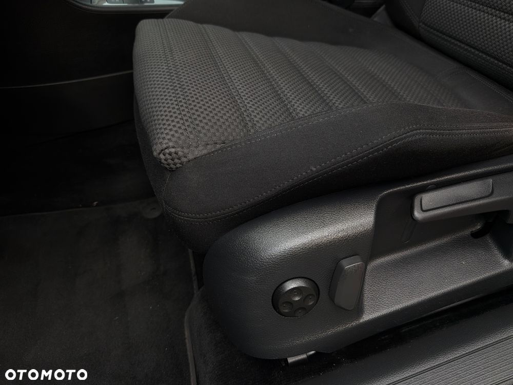 Volkswagen Passat - 26
