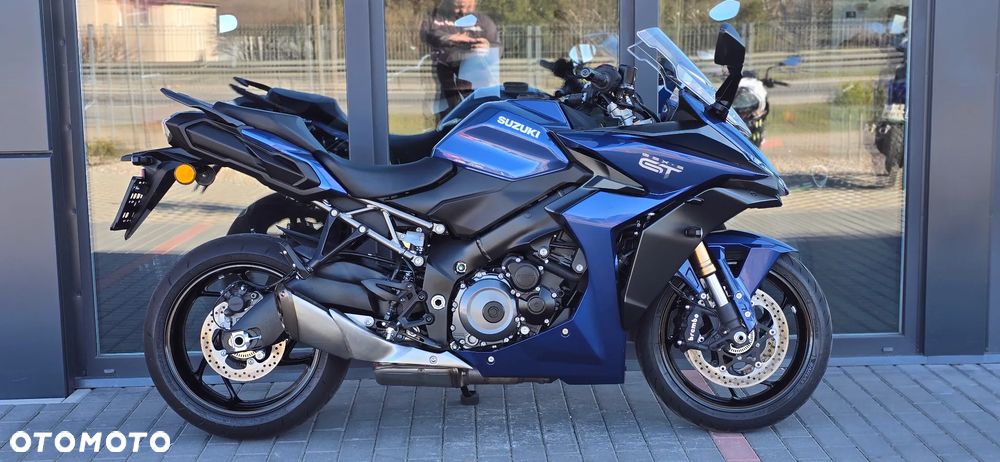 Suzuki GSX - 2
