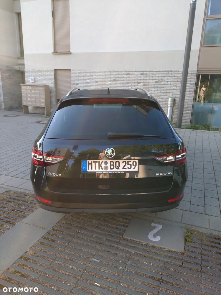 Skoda Superb 2.0 TDI L&K DSG - 5