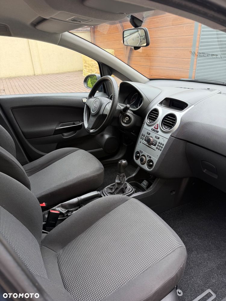 Opel Corsa 1.2 16V Essentia - 7