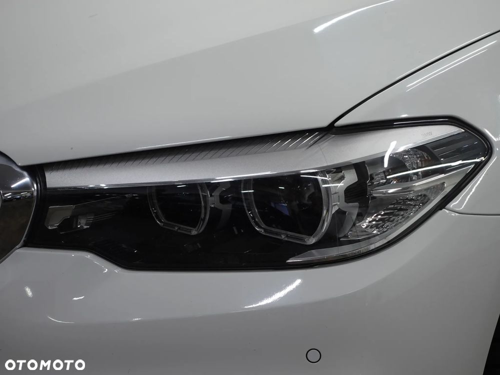 BMW Seria 5 520d xDrive Luxury Line - 13