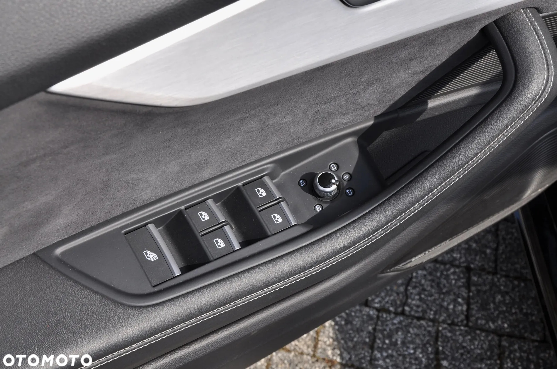 Audi A5 Cabrio 40 TFSI quattro S tronic S line - 32