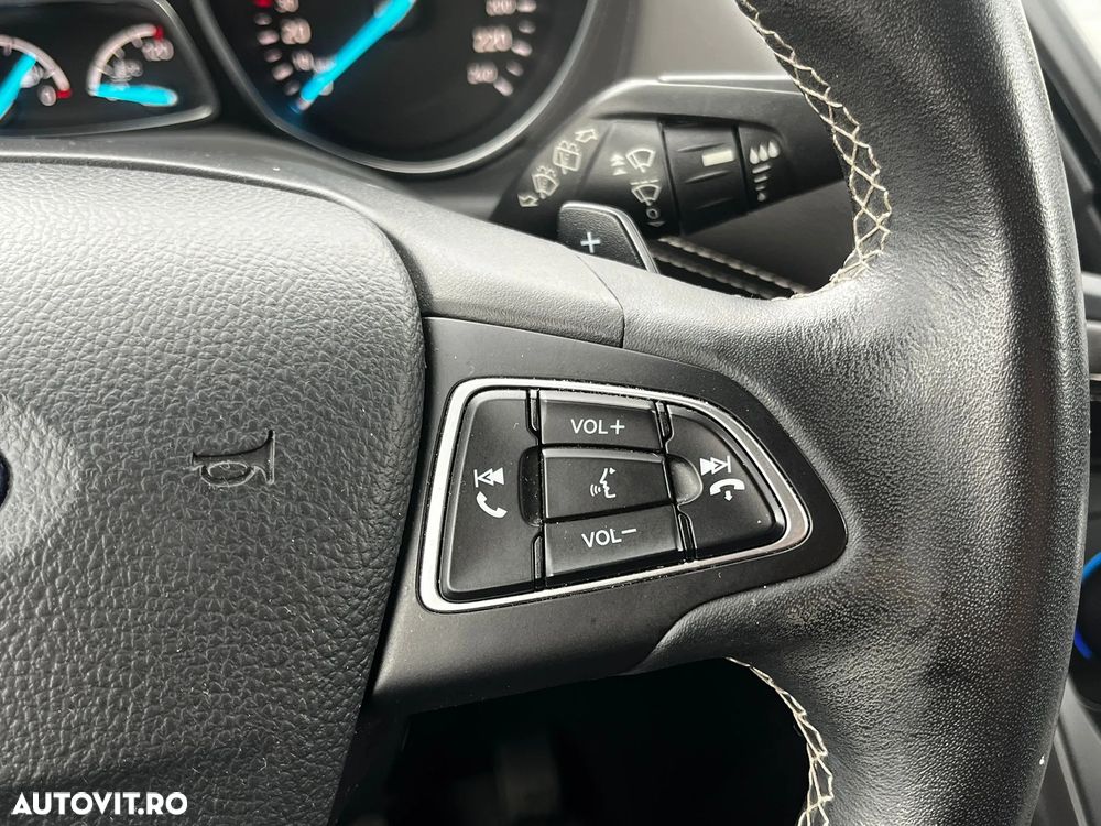 Ford Kuga - 15