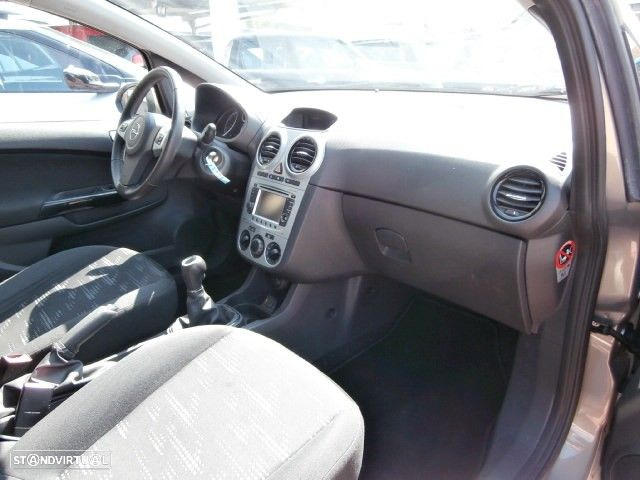 Opel Corsa 1.3 CDTi Enjoy ecoFLEX - 31