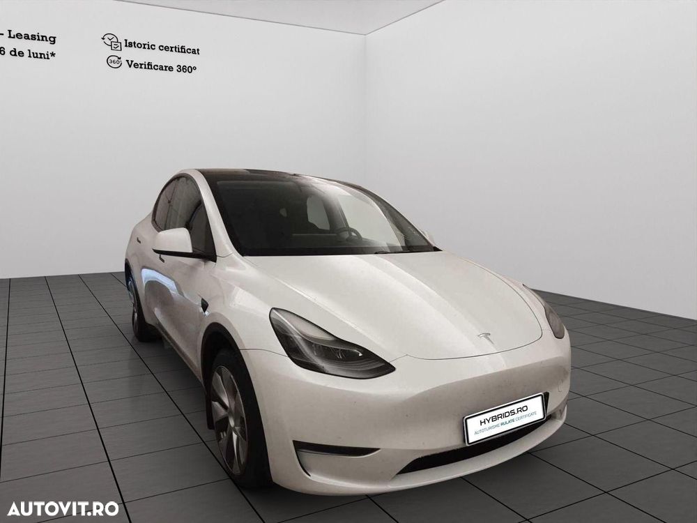 Tesla Model Y - 2