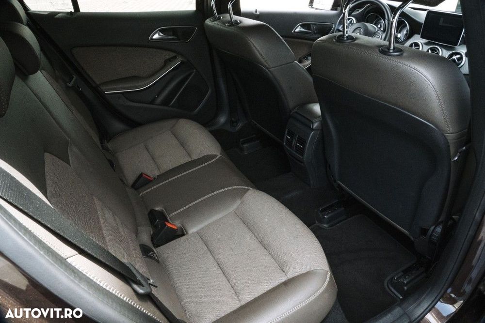 Mercedes-Benz GLA - 8