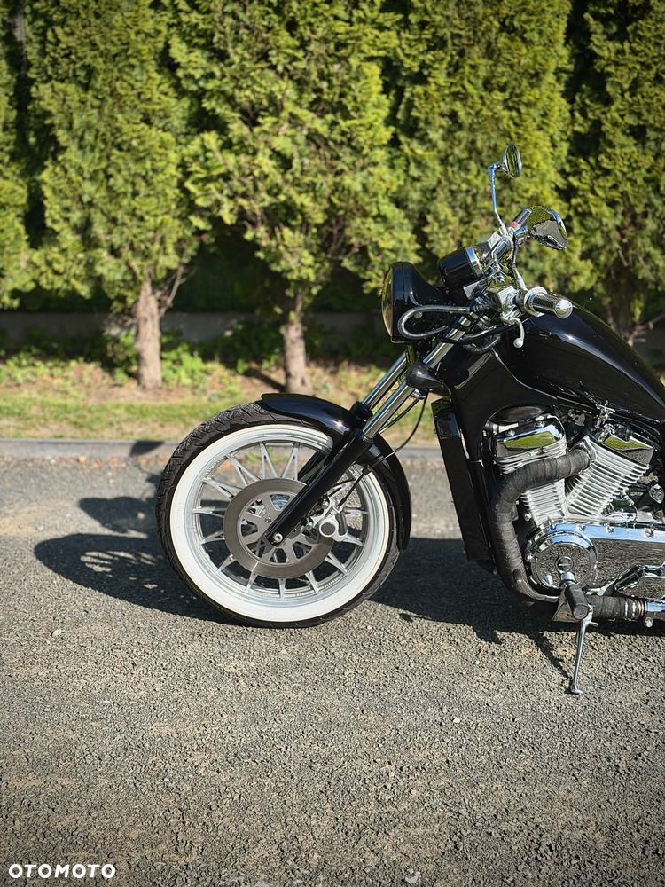 Suzuki Intruder - 6