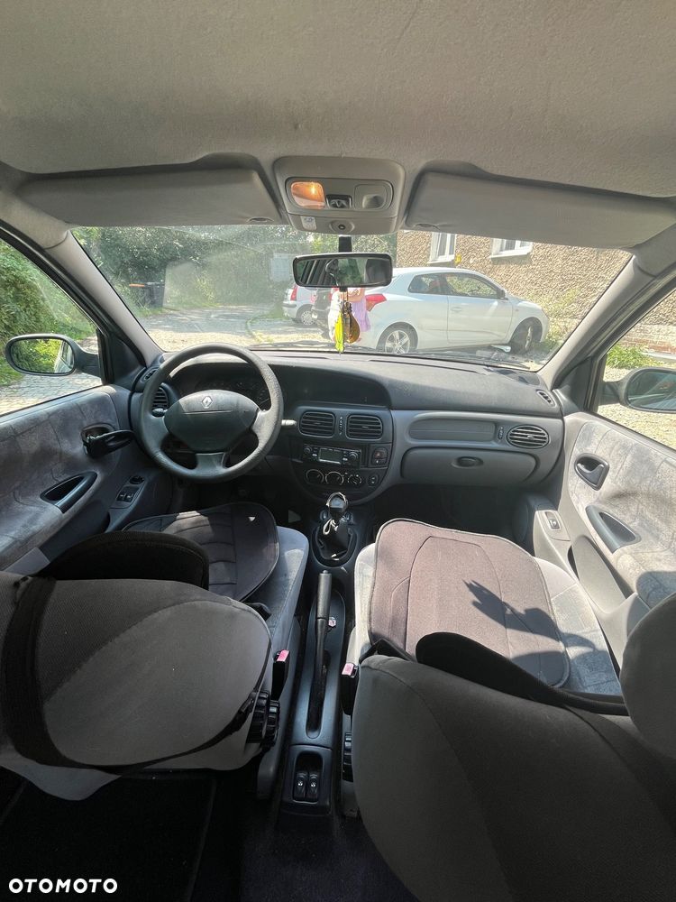 Renault Megane 1.6 - 4
