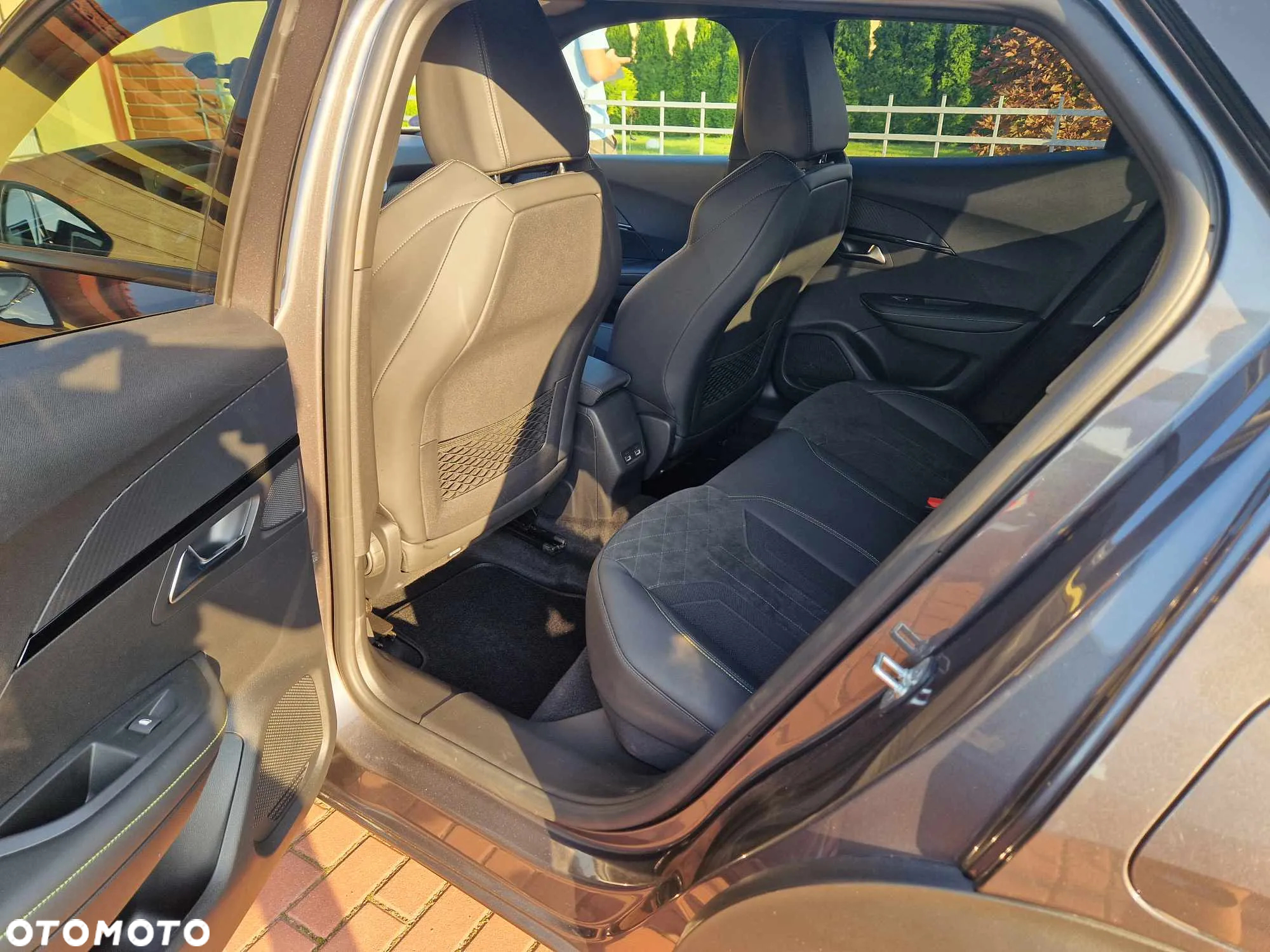 Peugeot 2008 1.2 PureTech Allure Pack S&S EAT8 - 4