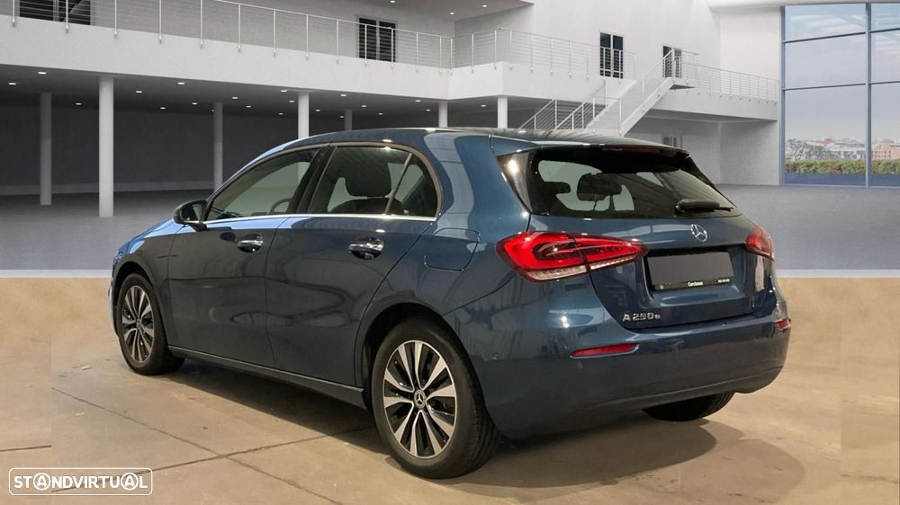 Mercedes-Benz A 250 e Style Plus - 4