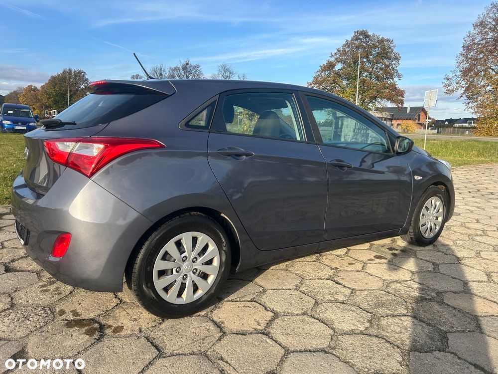 Hyundai i30 blue 1.4 Classic - 15