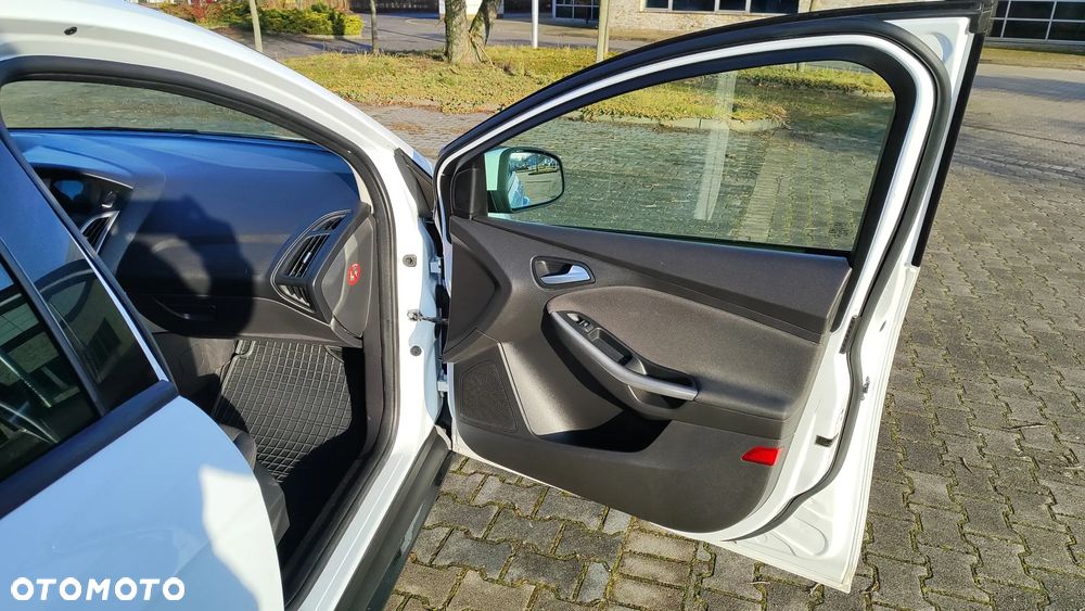 Ford Focus 1.6 Ambiente - 16