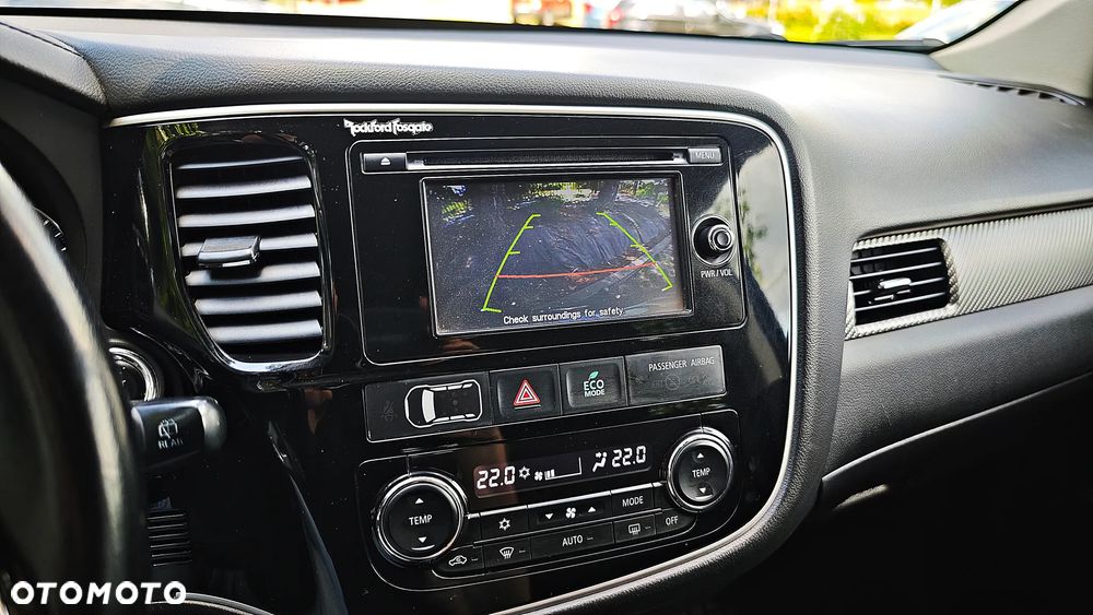 Mitsubishi Outlander - 12