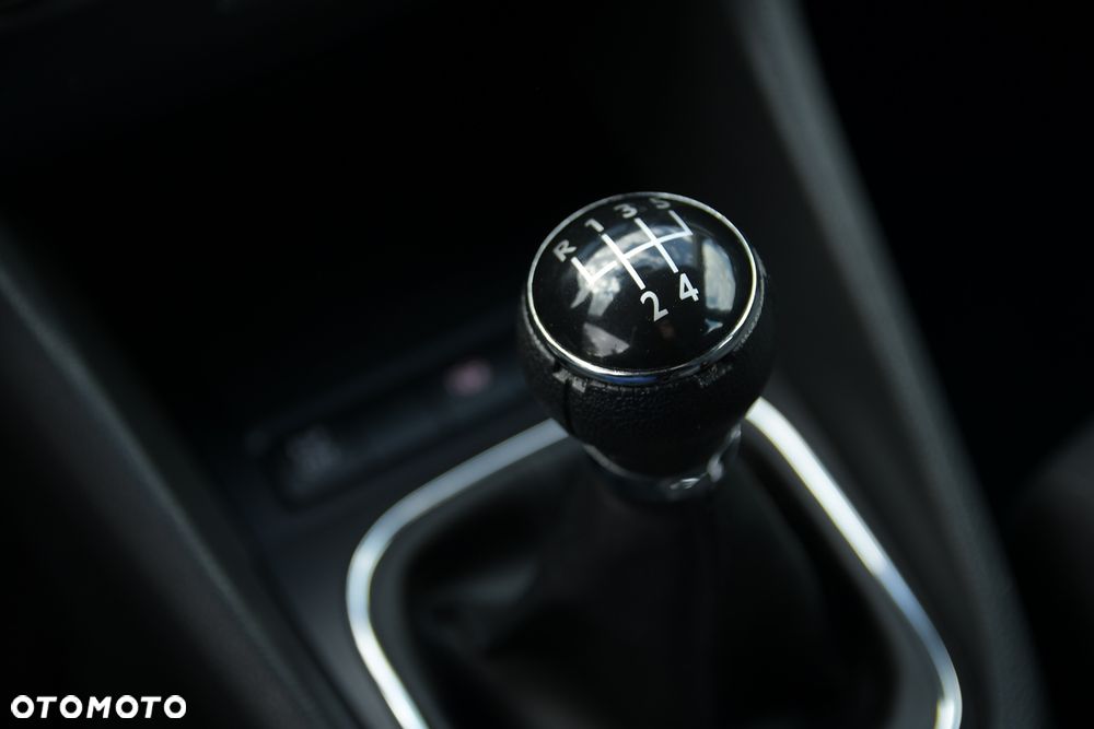 Volkswagen Golf - 33