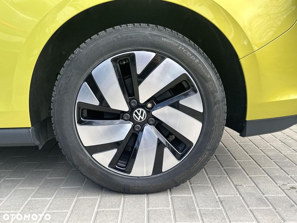 Volkswagen ID. Buzz Cargo 150 kW (204 PS) / skrzynia biegów: automatyczna 1 biegowa rozstaw osi: 2988 mm - 18