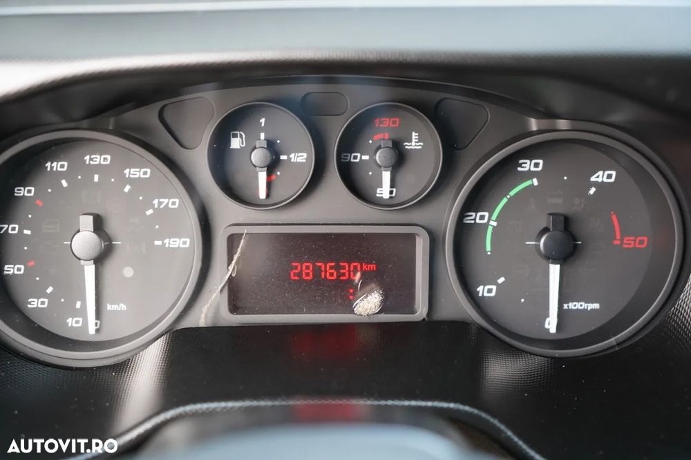 Iveco DAILY 35-130 / AUTOBUZ / 7 LOCURI / TABLĂ / DUBIȚĂ / IMPORTAT - 38