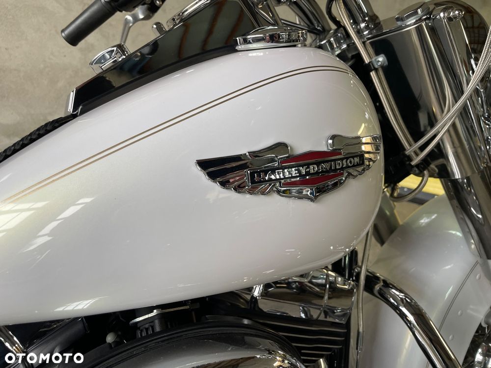 Harley-Davidson Softail Deluxe - 10