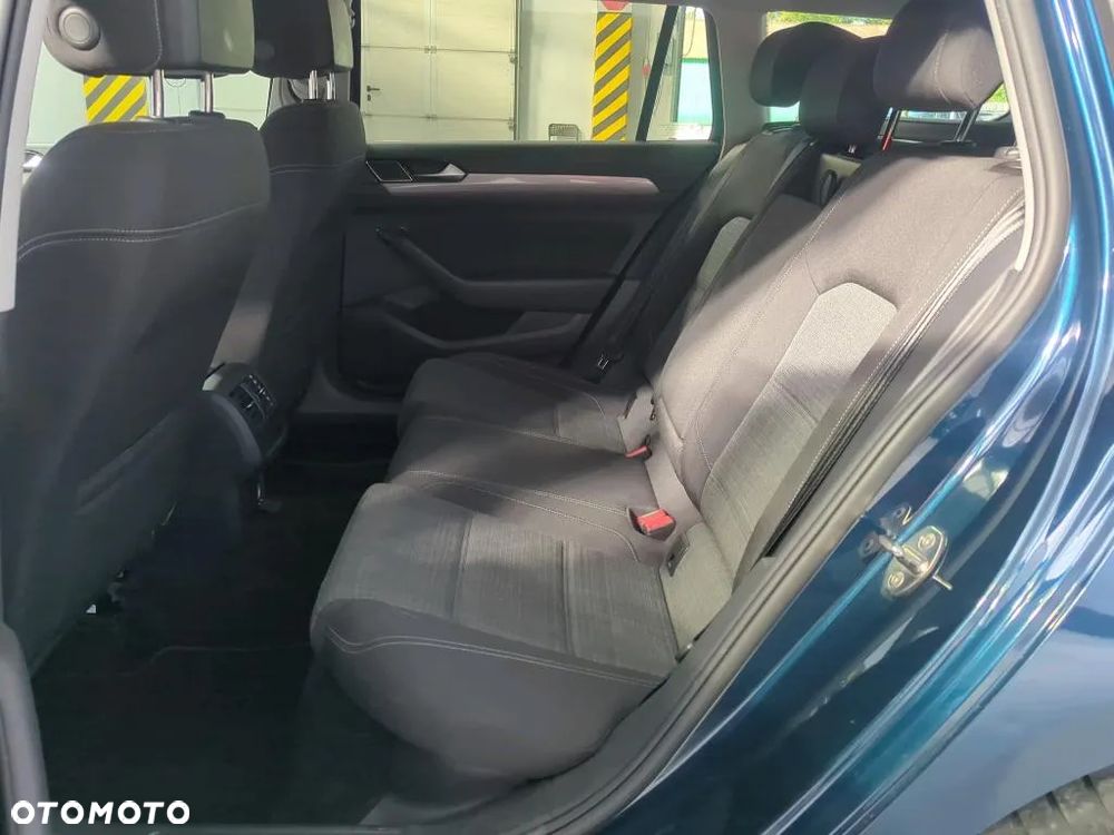 Volkswagen Passat 2.0 TDI EVO Business - 7