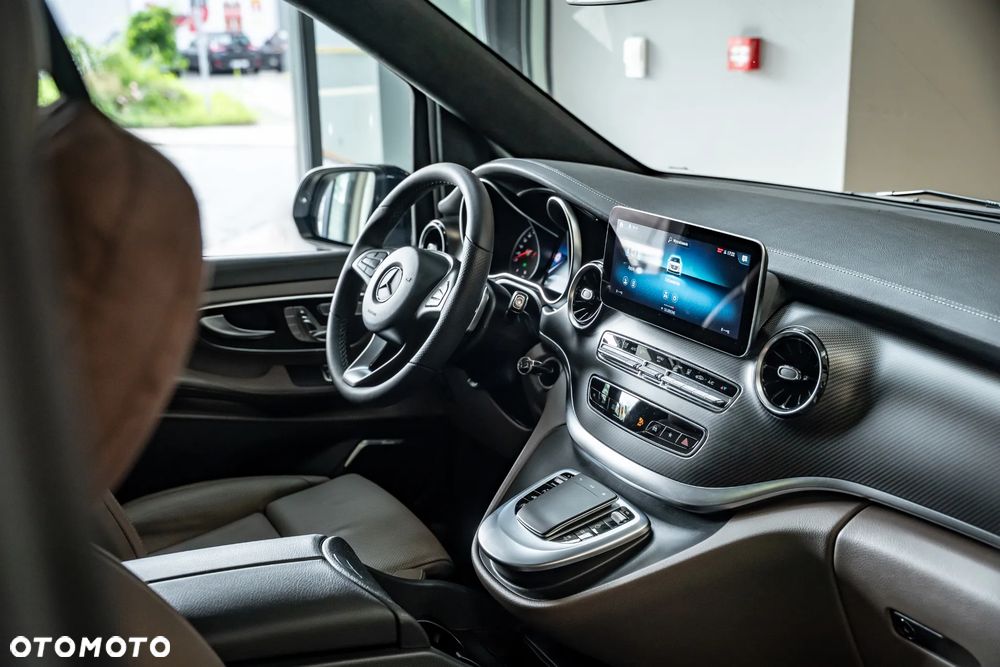 Mercedes-Benz Klasa V 300 d 4-Matic Exclusive 9G-Tronic (d³ugi) - 39