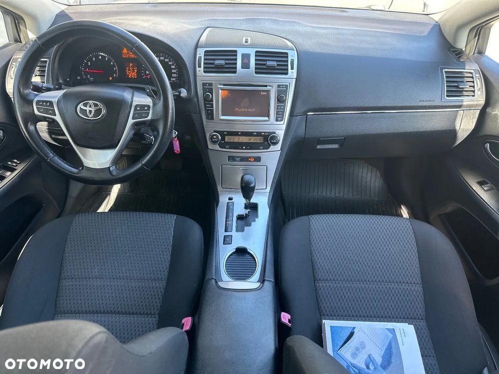 Toyota Avensis 2.0 Premium MS - 20