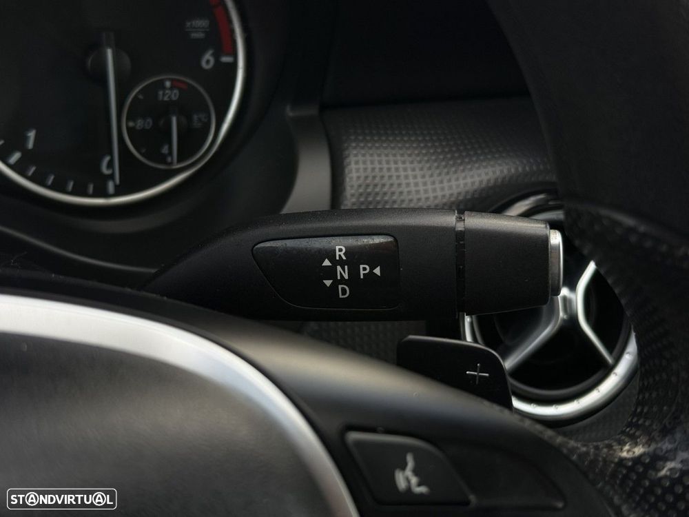 Mercedes-Benz A 180 CDI 7G-DCT AMG Line - 12
