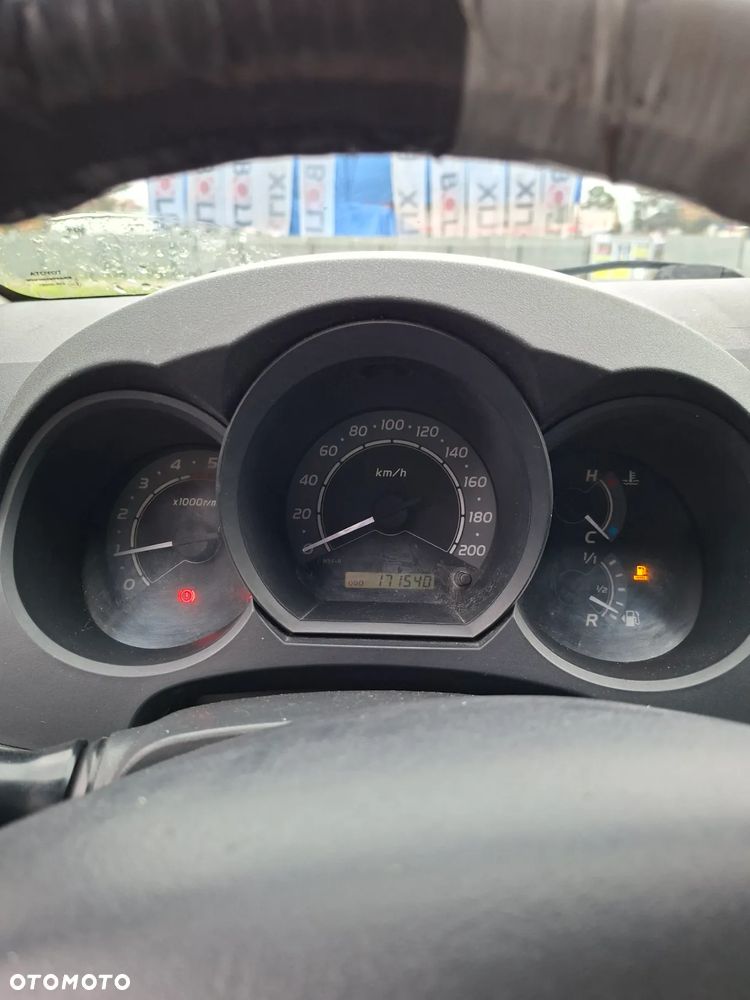 Toyota Hilux 2.5 D-4D DLX - 10