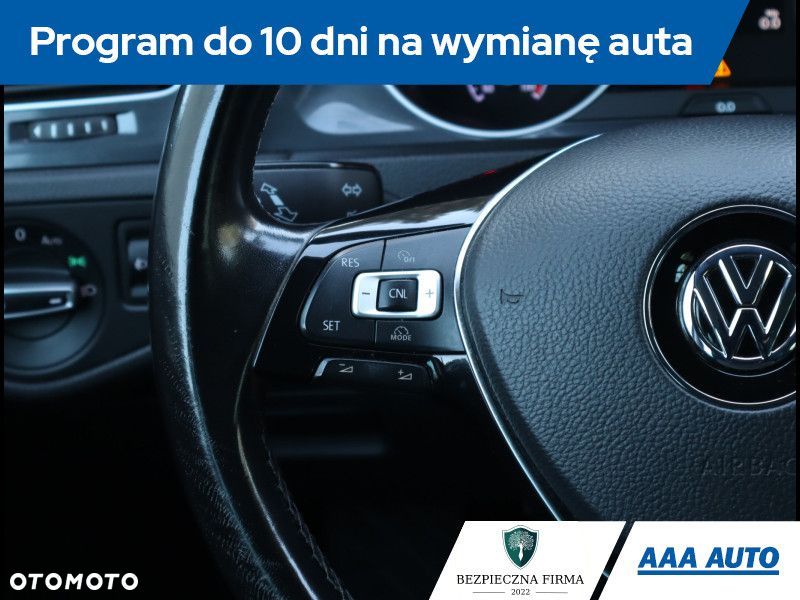 Volkswagen Golf - 19