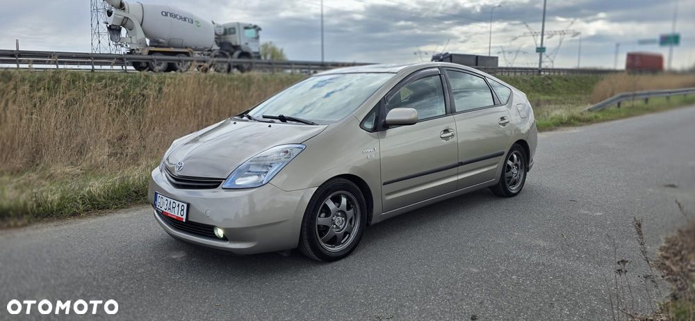 Toyota Prius 1.5 VVT-i Sol - 2
