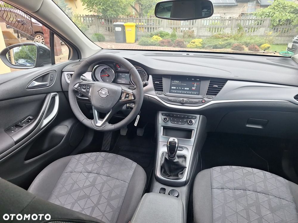 Opel Astra 1.4 Turbo 120 Jahre - 12