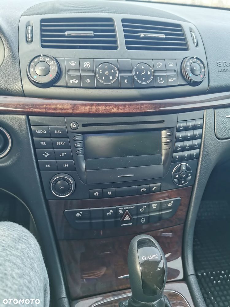 Mercedes-Benz Klasa E 280 CDI Classic - 26