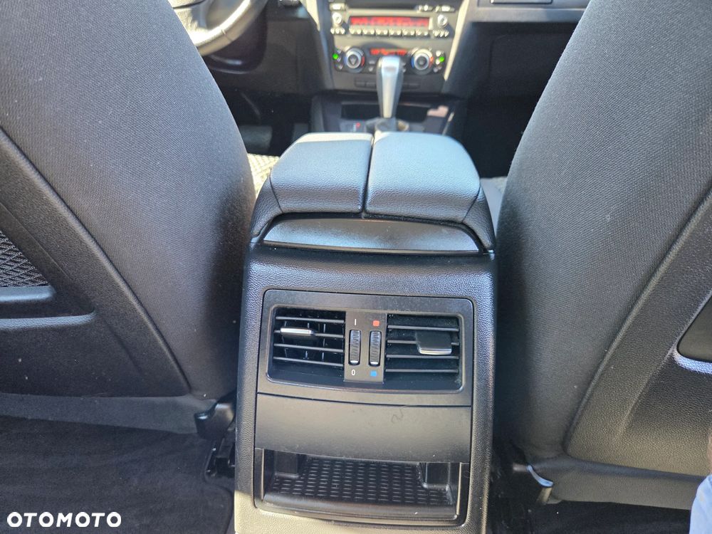 BMW Seria 3 318d DPF Edition Exclusive - 25