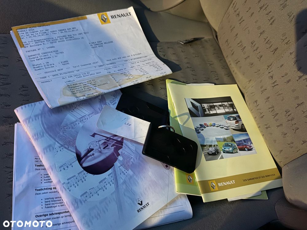 Renault Grand Scenic - 16