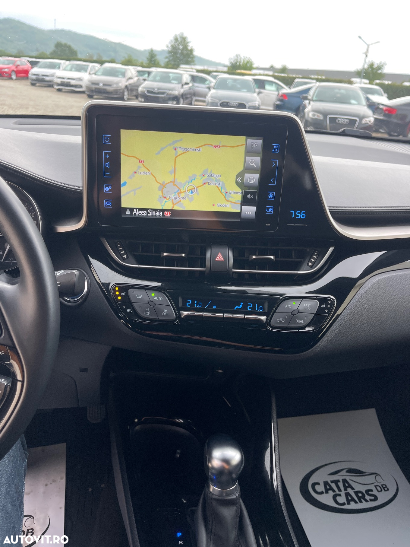 Toyota C-HR Hybrid Club - 34