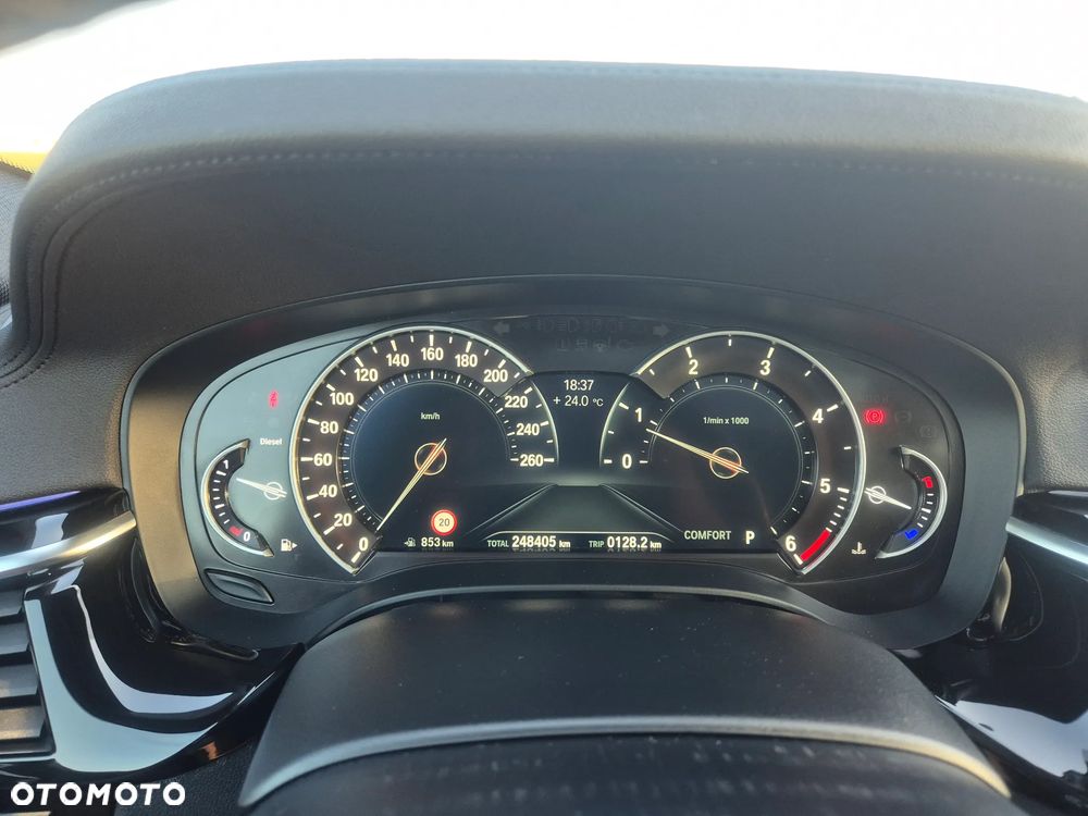 BMW Seria 5 525d Luxury Line - 17