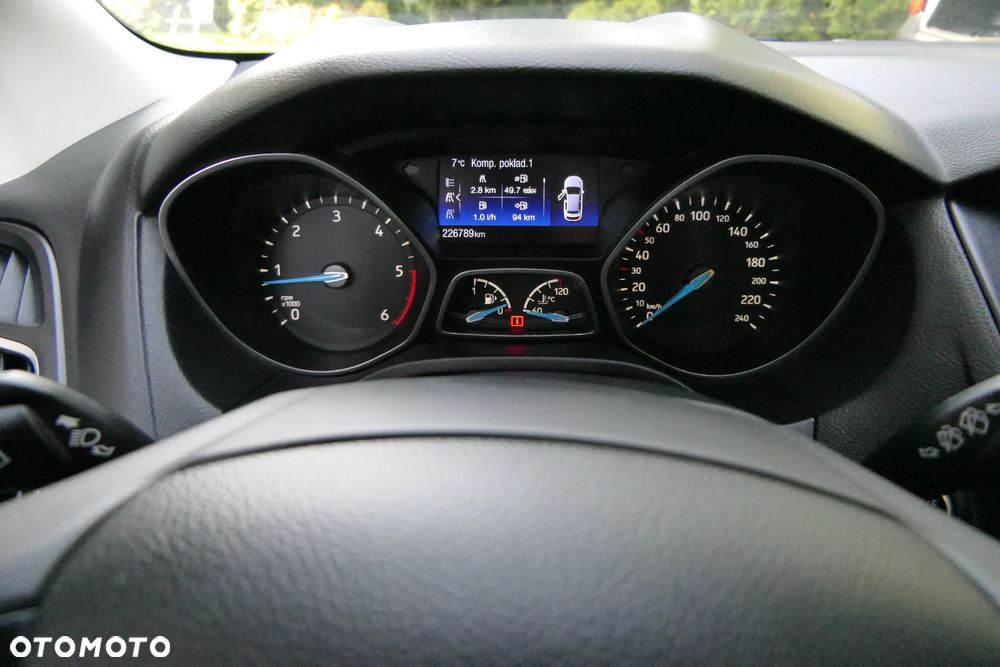 Ford Focus ver-turnier-1-5-ecoblue-start--stopp--system-titanium-style - 29