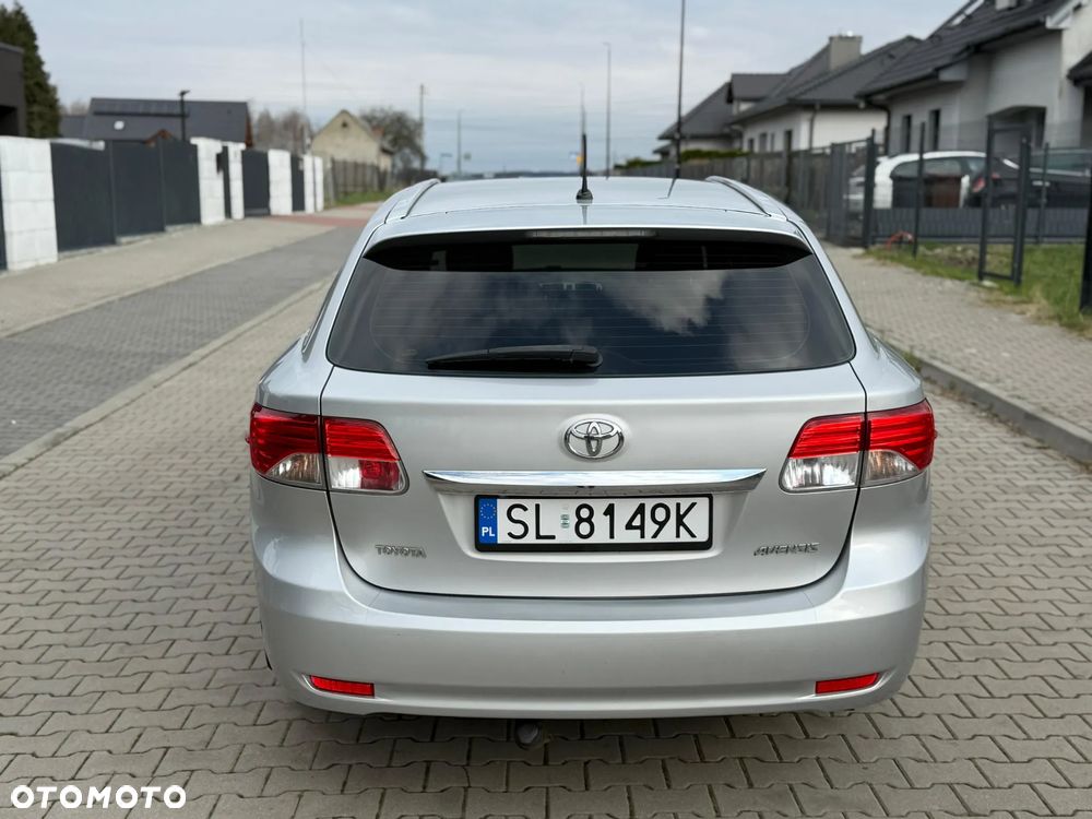 Toyota Avensis 1.8 Premium EU5 - 7