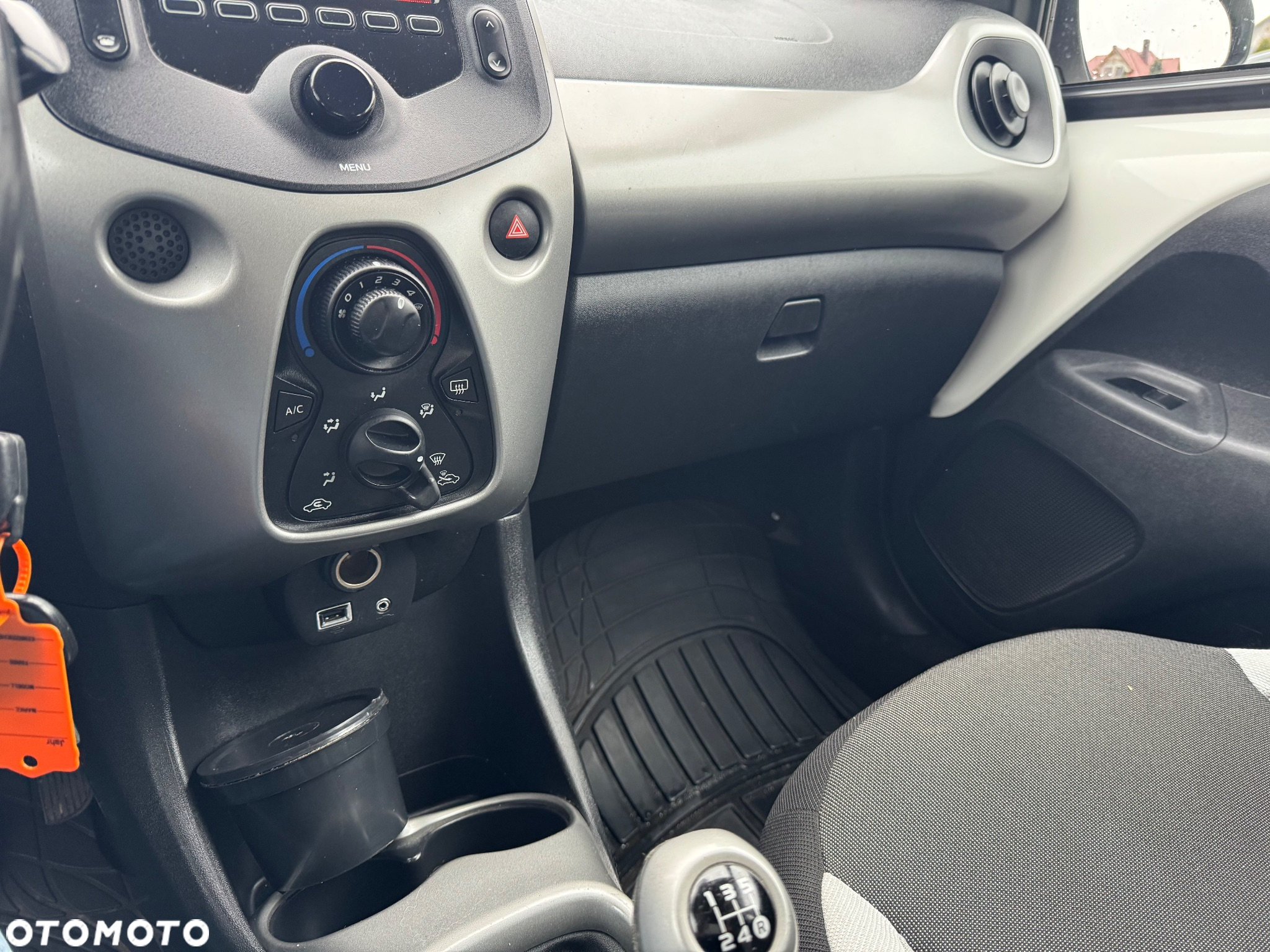 Toyota Aygo x-play - 21