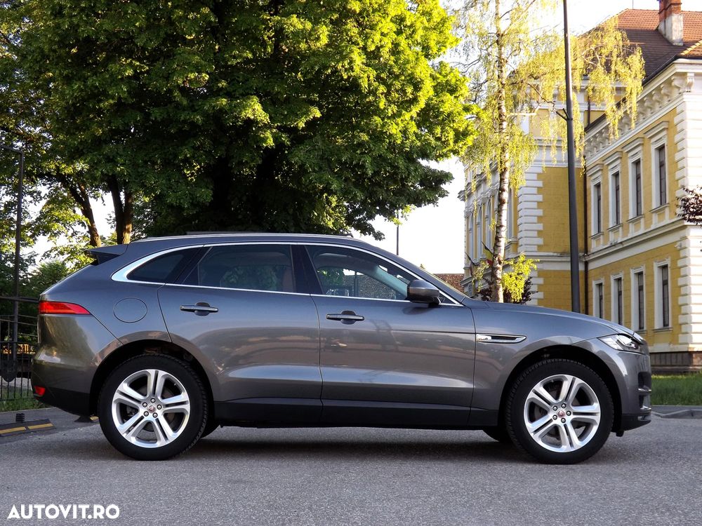 Jaguar F-Pace 25d AWD Portfolio - 6