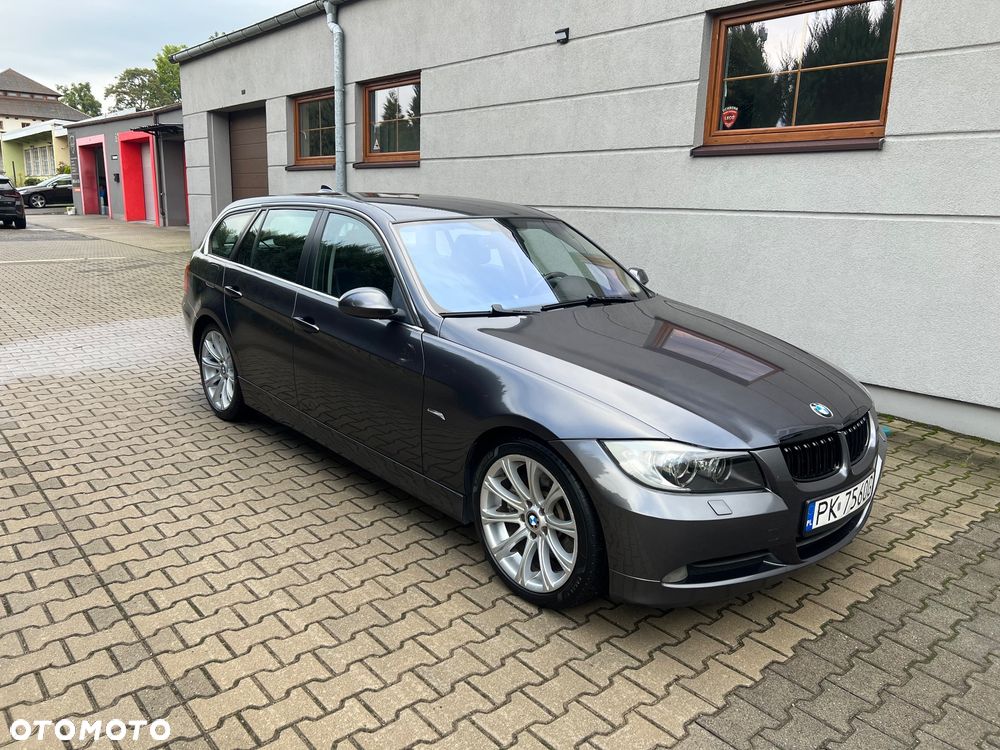 BMW Seria 3 325d - 2