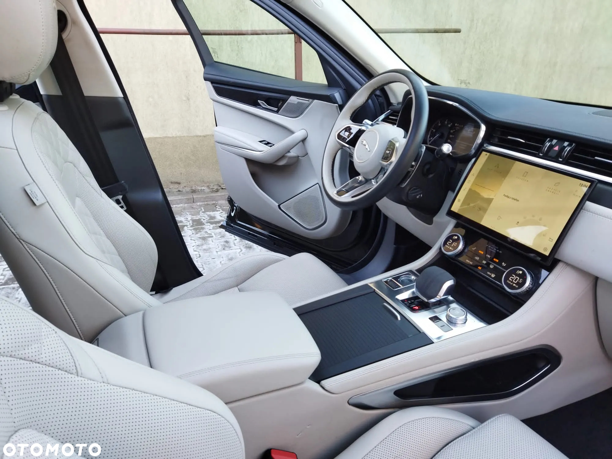 Jaguar F-Pace P250 AWD R-Dynamic Black - 15