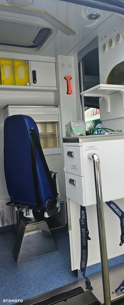 Mercedes-Benz Ambulans karetka Sprinter 319cdi automat - 30