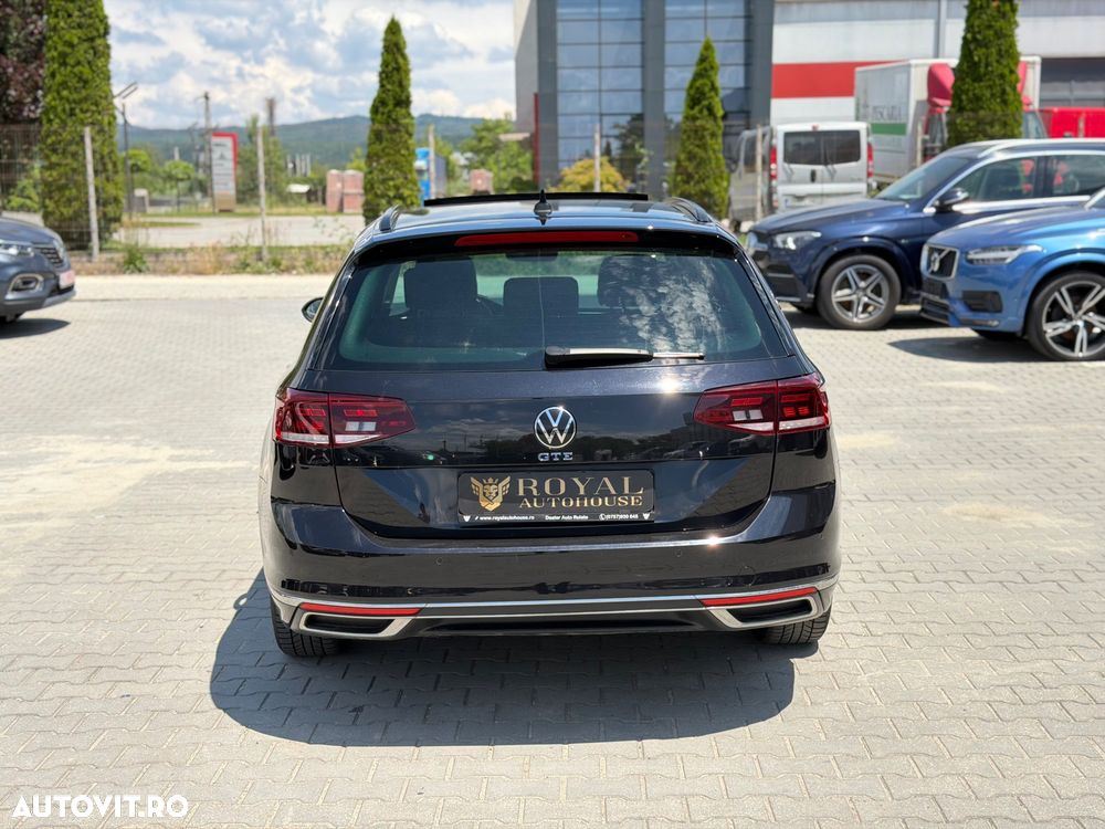 Volkswagen Passat - 11
