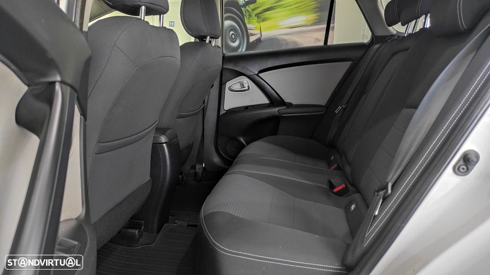 Toyota Avensis Touring Sports 2.0 D-4D Exclusive+GPS - 18