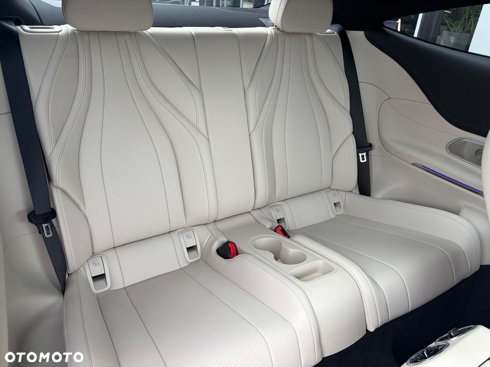 Mercedes-Benz CLE 300 4Matic 9G-TRONIC Edition AMG Line - 16
